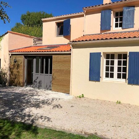 Maison Charmante Avec Piscine Privee A Saint-Georges-De-Pointindouxc Exterior foto